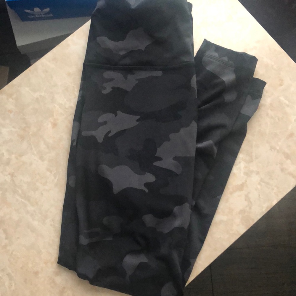 Yogalious army fatigue leggings